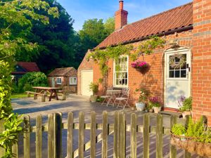 Bridge House- click for photo gallery